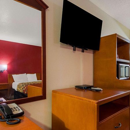 Econo Lodge Goldsboro Hwy 70 Buitenkant foto