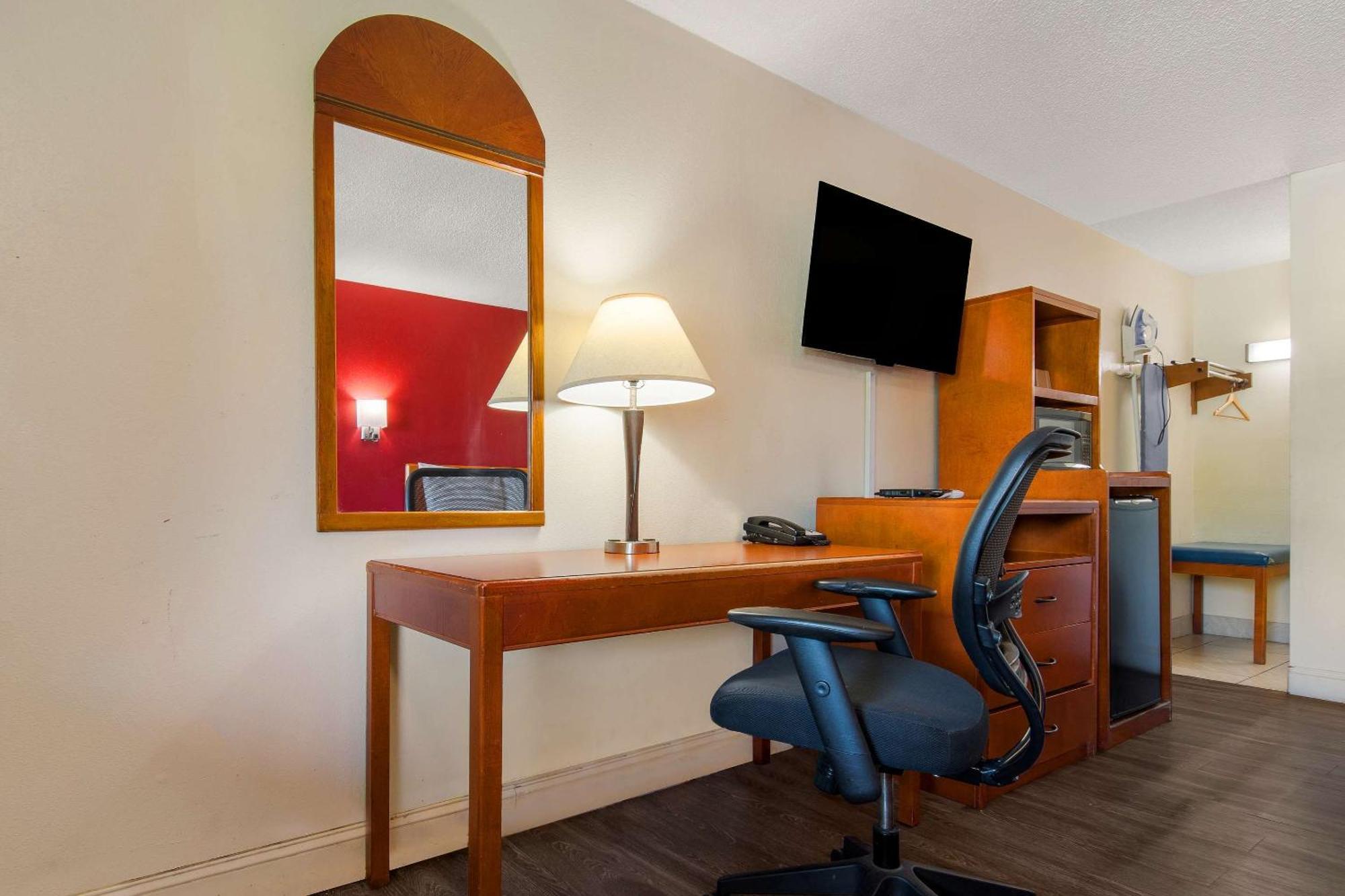 Econo Lodge Goldsboro Hwy 70 Buitenkant foto