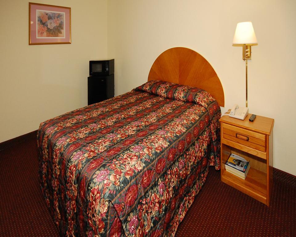 Econo Lodge Goldsboro Hwy 70 Buitenkant foto